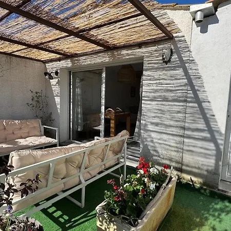 Maison Avec Terrasse Proche Piste Cyclable Et Remparts Semesterbostad Aigues-Mortes